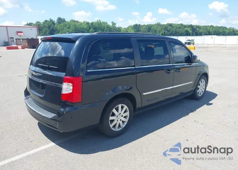 2016 Chrysler Town & Country Touring from USA, damaged, VIN 2C4RC1BGXGR213827